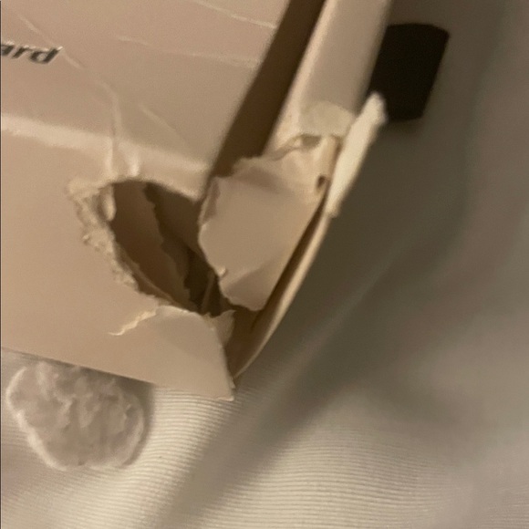 Blissy White Silk Pillowcase - Picture 7 of 8